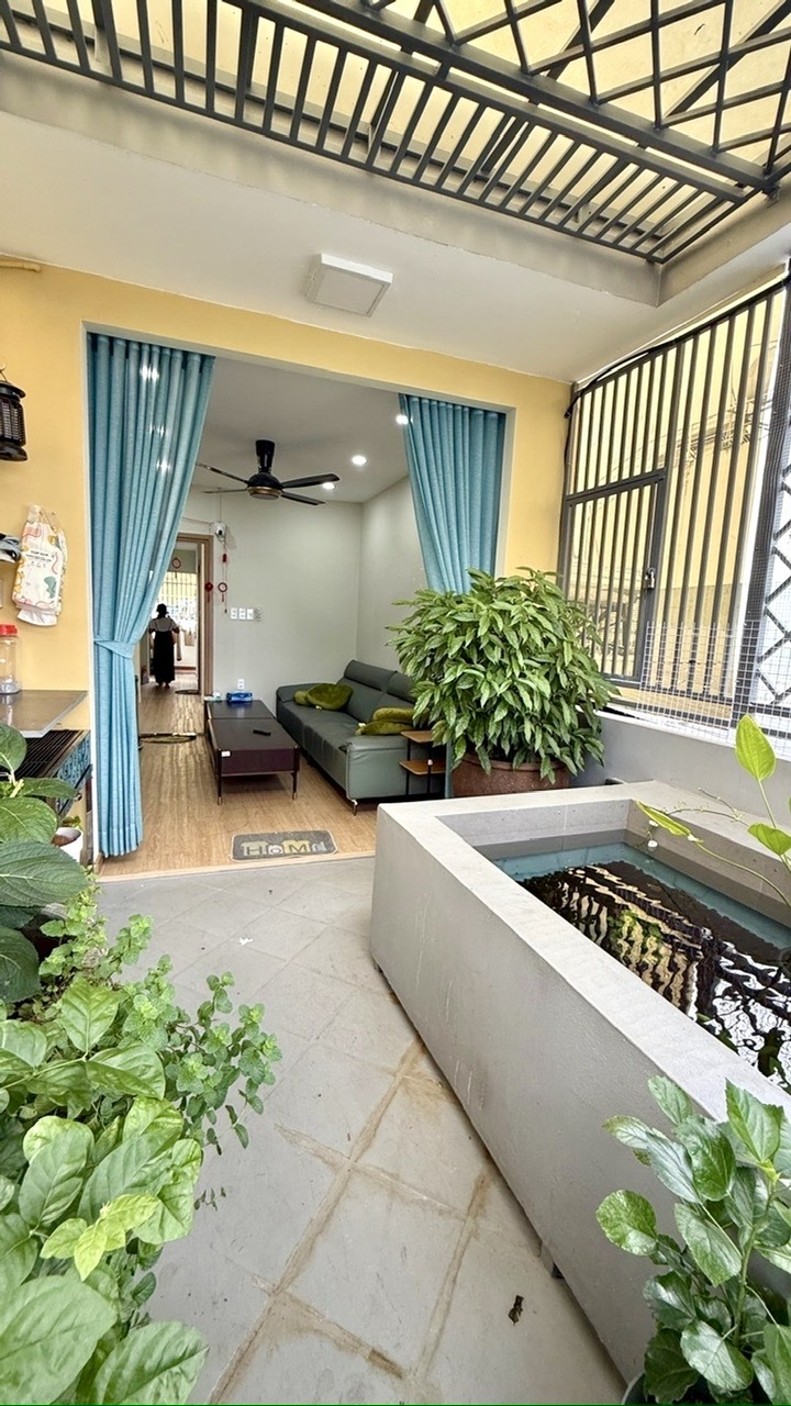 BÁN NHÀ ĐẸP - MẶT TIỀN XE HƠI ĐẬU CỬA- GẦN NGAY KHU ẨM THỰC VĨNH KHÁNH- Đ.ĐOÀN VĂN BƠ-GIAO THƯƠNG