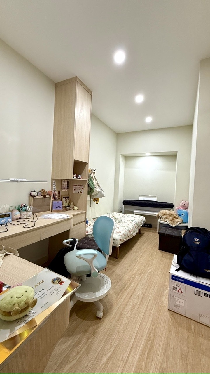 BÁN NHÀ ĐẸP - MẶT TIỀN XE HƠI ĐẬU CỬA- GẦN NGAY KHU ẨM THỰC VĨNH KHÁNH- Đ.ĐOÀN VĂN BƠ-GIAO THƯƠNG