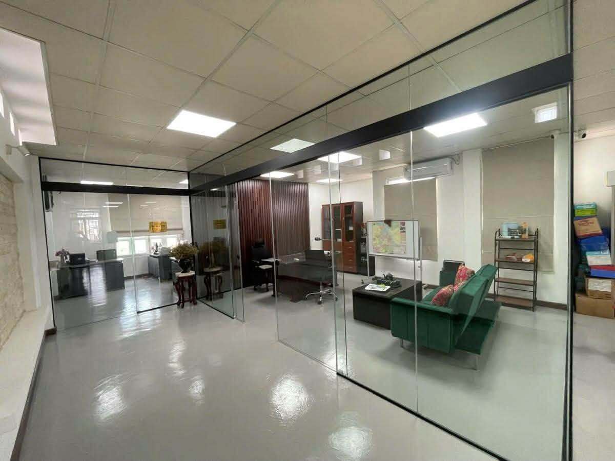 LONG BIÊN – TÒA NHÀ 8 TẦNG THANG MÁY – 133M² – MT 6M – Ô TÔ TRÁNH – 241TR/M²