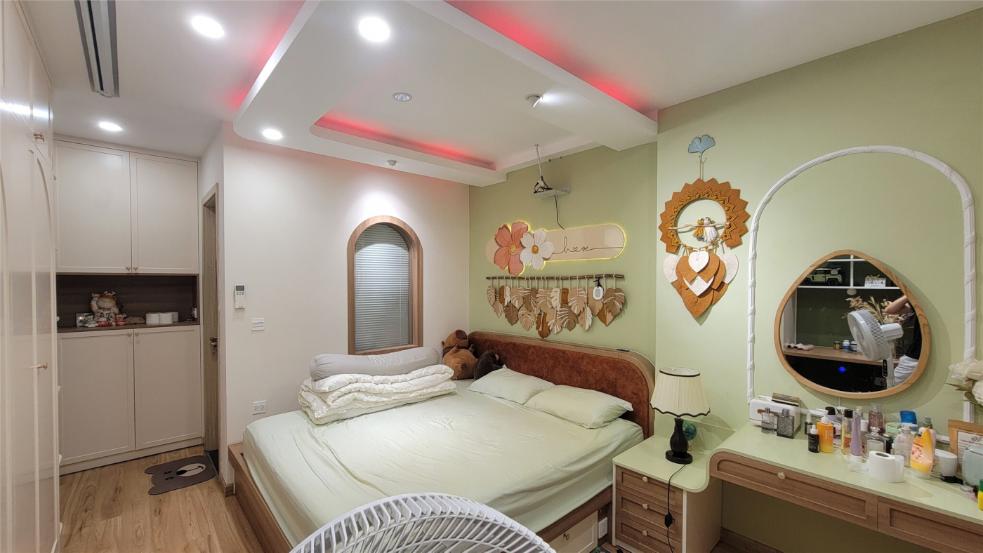 Chính chủ, chuyển chỗ ở cần bán căn góc hoa hậu T2411 tòa Tropical Feliz Homes 297 Hoàng Mai