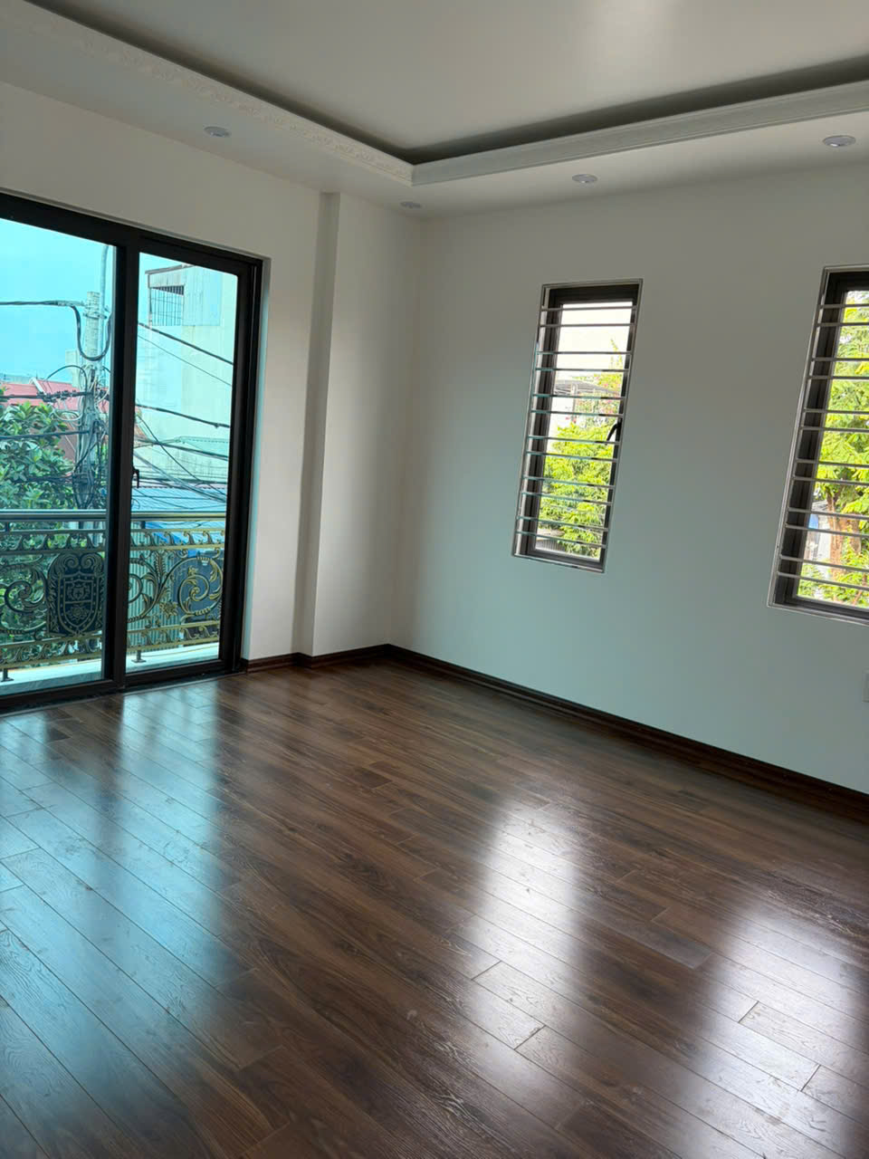 Dãy nhà xây mới mặt đường, mặt ngõ Hải An - Thiết kế hiện đại, nhiều cửa sổ, giá từ 3,6 tỷ