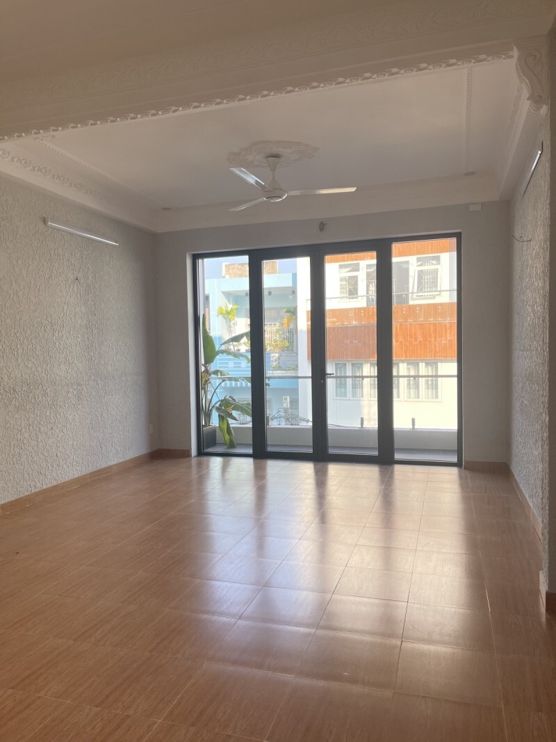 ♪ giảm Sâu hơn 1 tỷ MT Huỳnh Thúc Kháng, gần Nguyễn Văn Linh, 70m2, 4 tầng, 7 Phòng KD