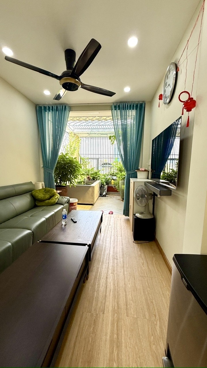 BÁN NHÀ ĐẸP - MẶT TIỀN XE HƠI ĐẬU CỬA- GẦN NGAY KHU ẨM THỰC VĨNH KHÁNH- Đ.ĐOÀN VĂN BƠ-GIAO THƯƠNG