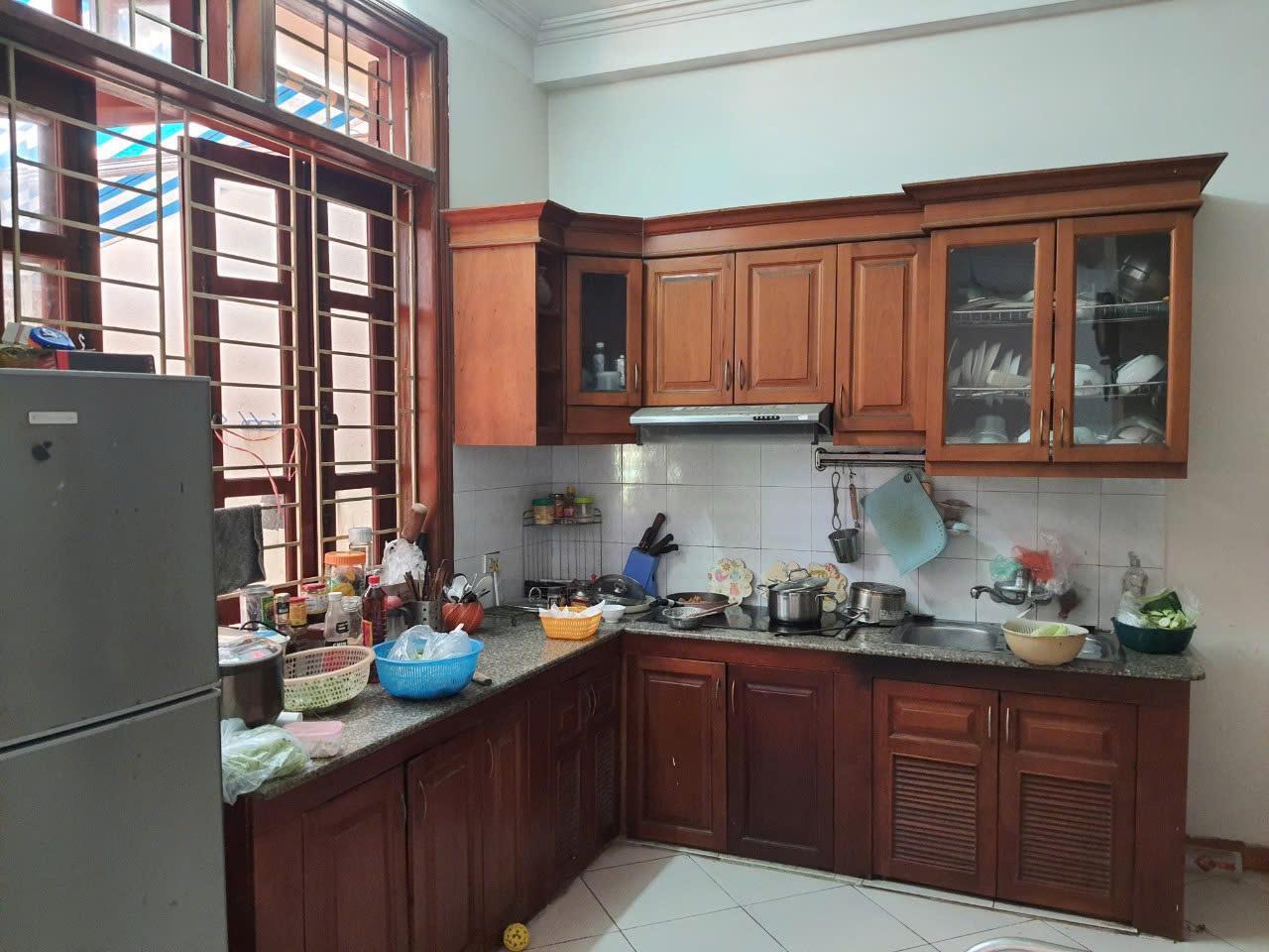 Cần cho thuê nhà riêng 4 phòng ở nhân chính, thanh xuân  15 triệu/tháng