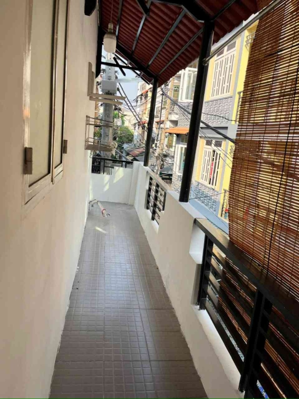 Nhà lô góc Nguyễn Bặc, 24m2, 3 tầng, hẻm xe tải, đang cho thuê 14 triệu/tháng