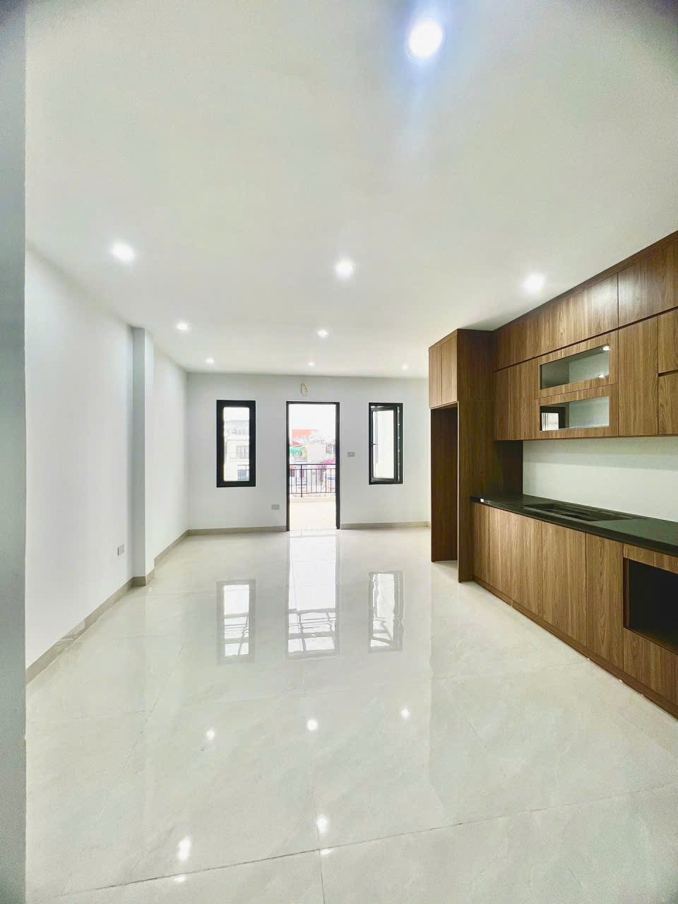 🔥 BÁN NHÀ ĐẸP ĐÀM QUANG TRUNG – 50M² x 5 TẦNG – THANG MÁY – FULL NỘI THẤT – NGÕ THÔNG  NHỈNH 12