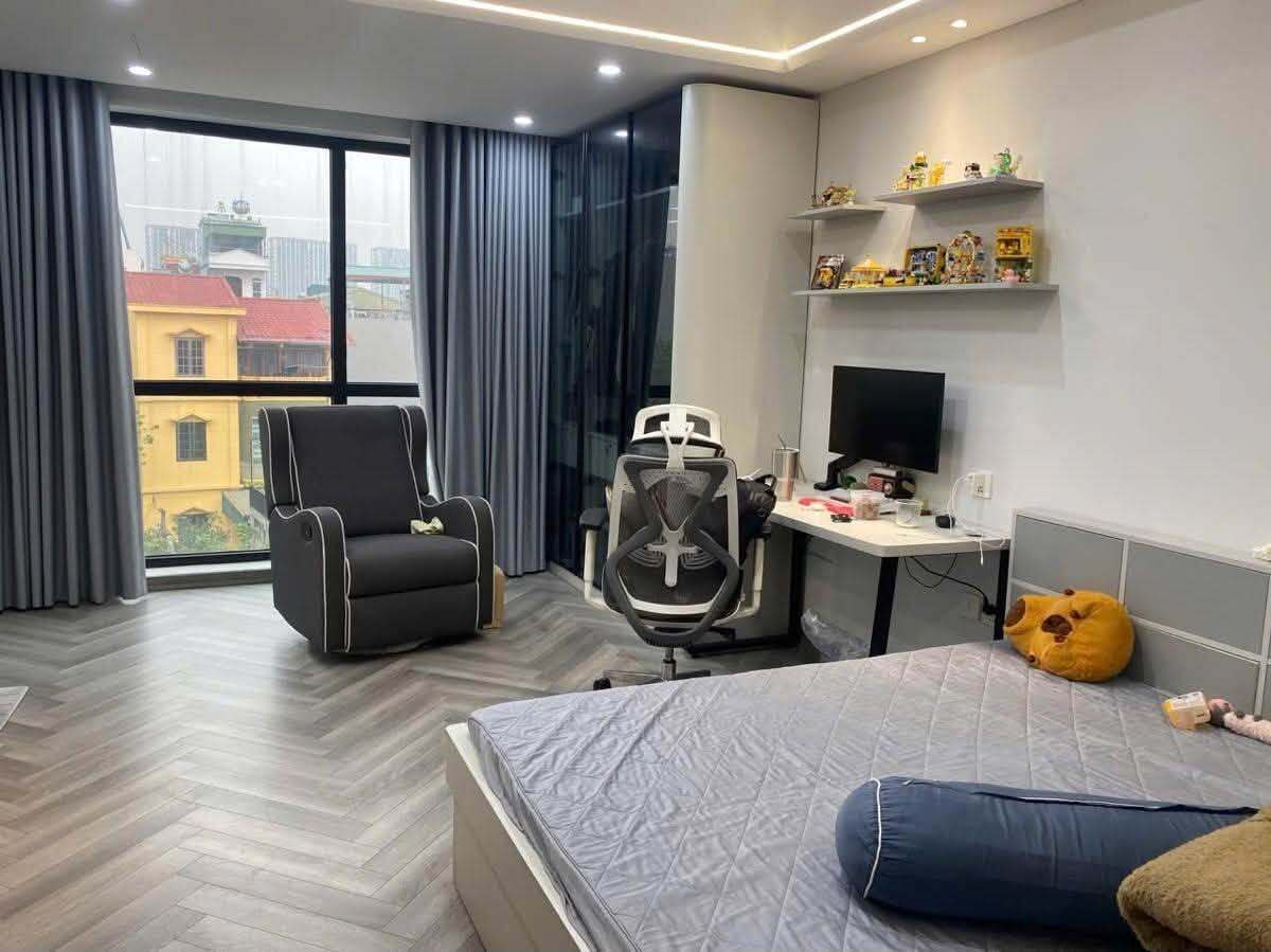 LONG BIÊN – GARA 4 Ô TÔ – 5 TẦNG THANG MÁY – FULL NỘI THẤT CAO CẤP – 79,8M² – MT 6,1M – 248TR/M²