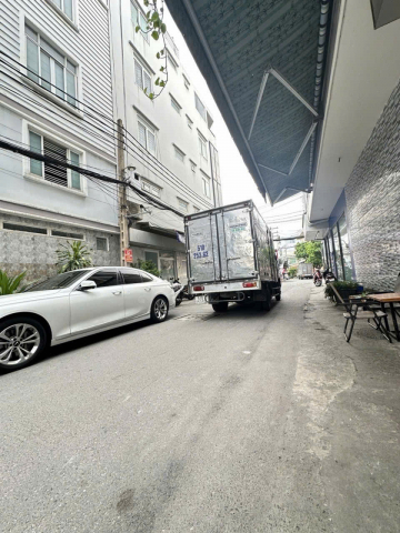 Nhà ngang hơn 8m - 3PN có phòng trệt cho người già - Xe hơi đỗ cửa - Bàu Cát - Hơn 6 tỷ