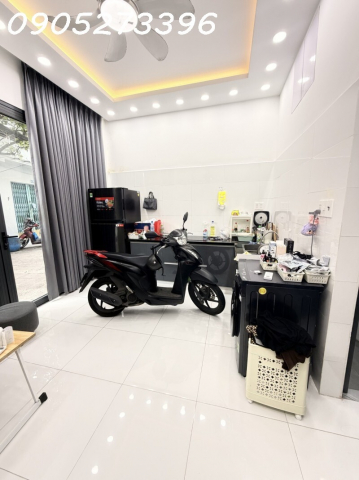 SIÊU PHẨM ÔTÔ ĐẬU CỬA GẦN NGÃ TƯ BẢY HIỀN, HÀNG XÓM KHU VIP BÀU CÁT, 23M2(4.6x5M) NHÀ 2 TẦNG, SỔ