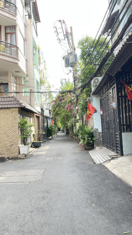 Nhà lô góc Nguyễn Bặc, 24m2, 3 tầng, hẻm xe tải, đang cho thuê 14 triệu/tháng