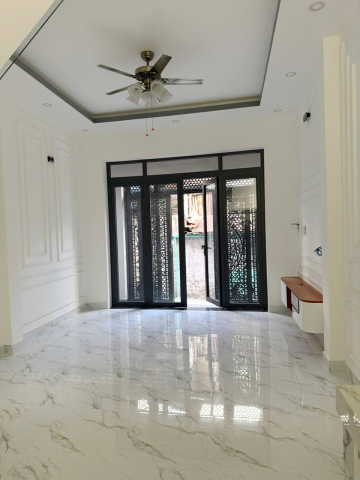 Nhà mới 4x9m Dương Bá Trạc P1Q8, Giá : 5.27 Tỷ (T/L)